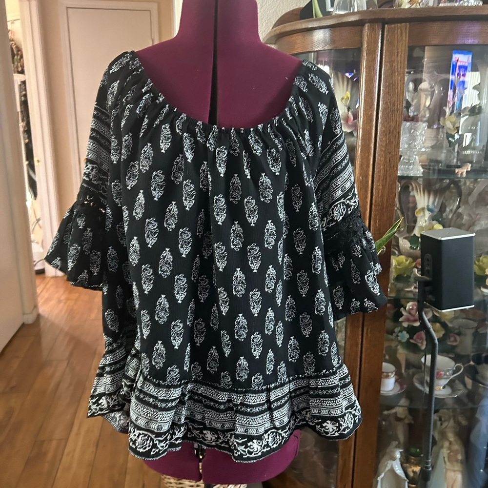 Boho Top 3/4 Length Bell Sleeves. Round Elastic Neck.